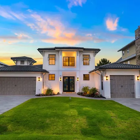 Stone'S Throw Away Villa